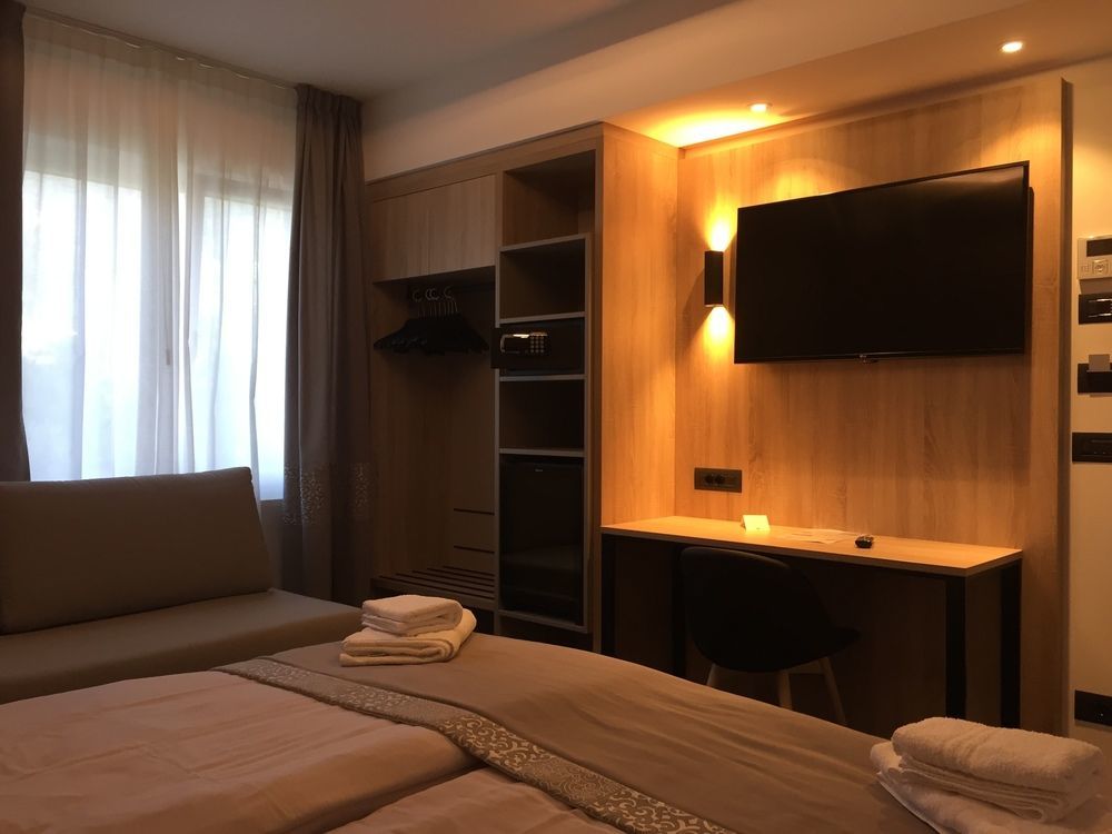 Tourist Hotel Брессаноне Екстер'єр фото