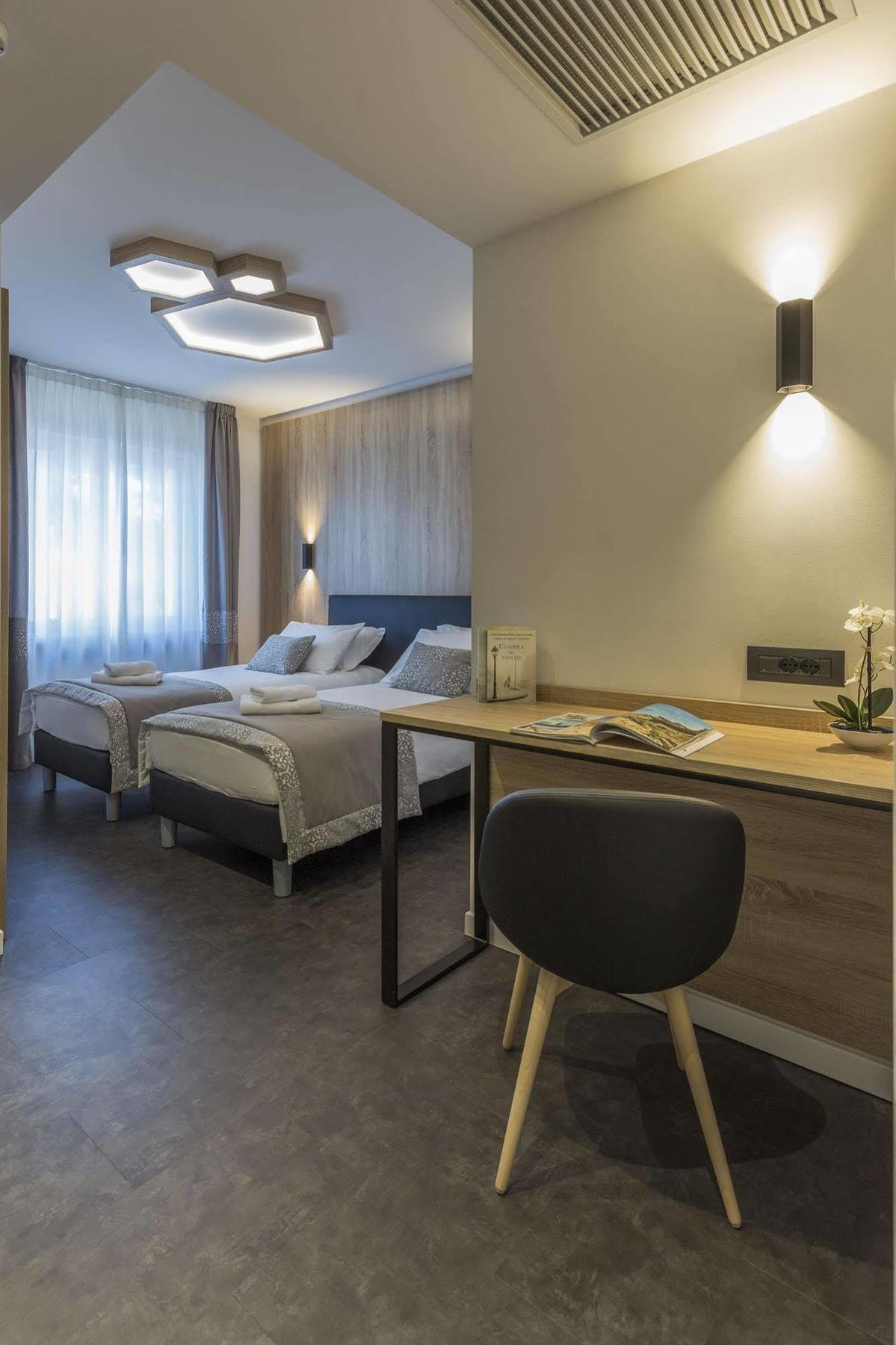 Tourist Hotel Брессаноне Екстер'єр фото